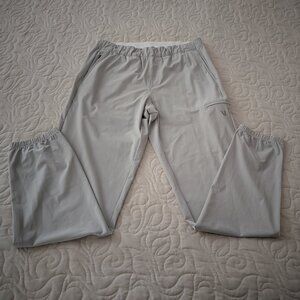 NWOT Vuori Men’s Fleet Sport Joggers, Size S, Light Gray